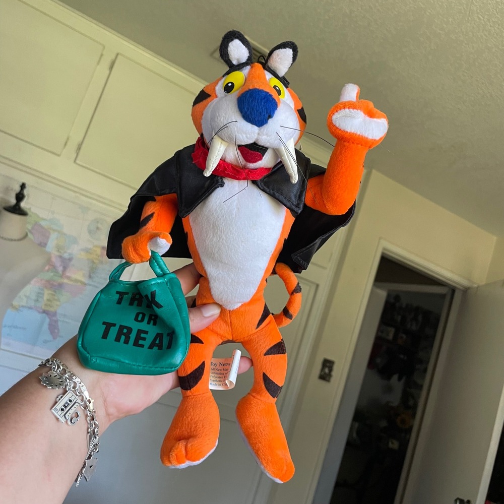 Vintage 2001 Kellogg's Tony the Tiger Halloween Vampire Plush 14" Team Tony Tag